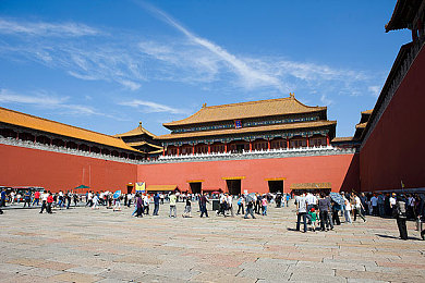国产系列沙发午睡碎花裙｜国产碎花裙新风尚：家居午睡新宠，时尚舒适两不误-2