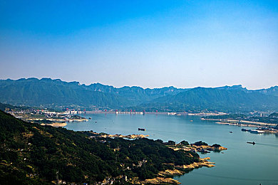 亚洲国产精华精品液好用吗？｜“亚洲精华液魅力之旅，肌肤焕新体验记”-3