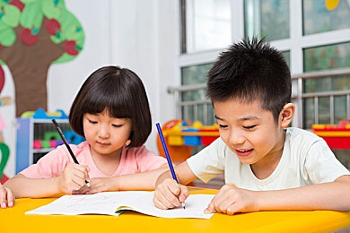 白袜体育生开裆裤自慰感受｜网络恶语冲击青少年心灵，构建清朗空间刻不容缓-5