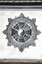 回韩欧美精品｜流行潮流中的品牌博弈与环保之道